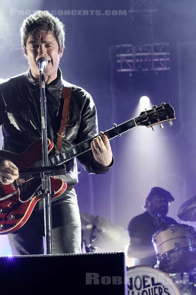 NOEL GALLAGHER'S HIGH FLYING BIRDS - 2015-06-23 - PARIS - Place de la Republique - 